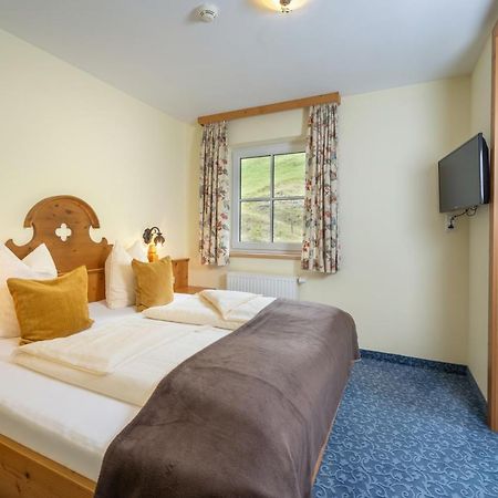 Naturhotel Huettenwirt Im Grossarltal Хютчлаг Экстерьер фото