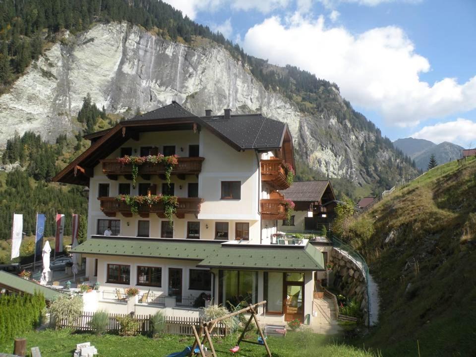 Naturhotel Huettenwirt Im Grossarltal Хютчлаг Экстерьер фото